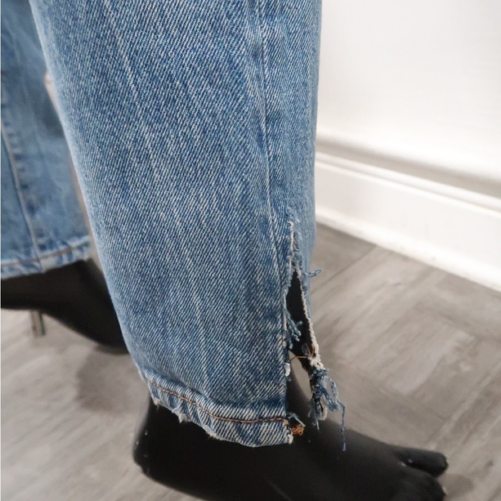 LEVI’S 501 RIPPED JEANS - Picture 5 of 6